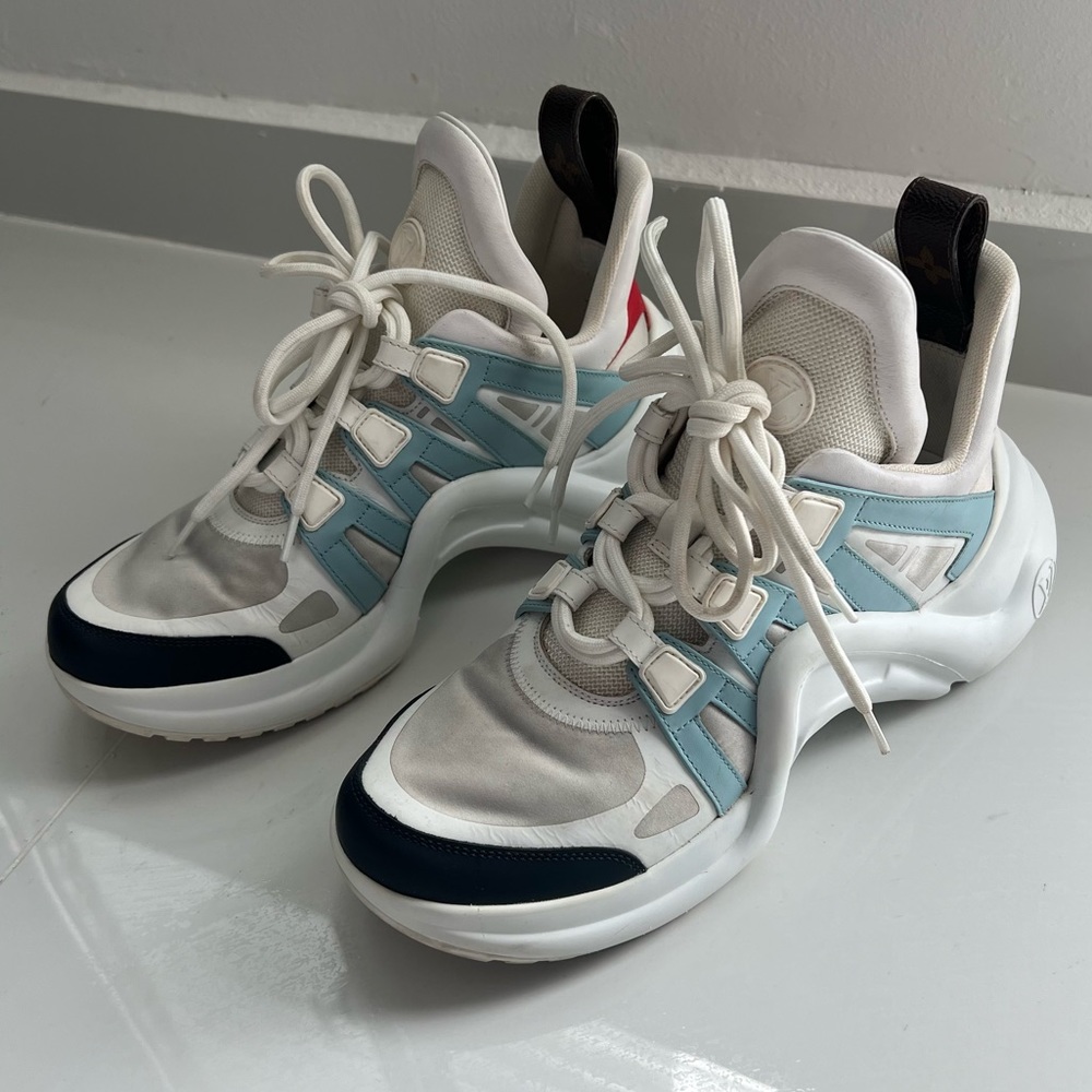 Louis Vuitton Arclight Size 8